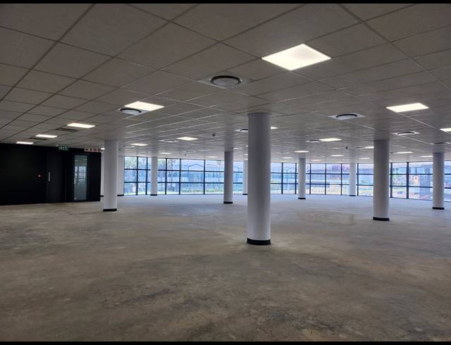 2,495M² OFFICE TO LET IN NOORDWYK